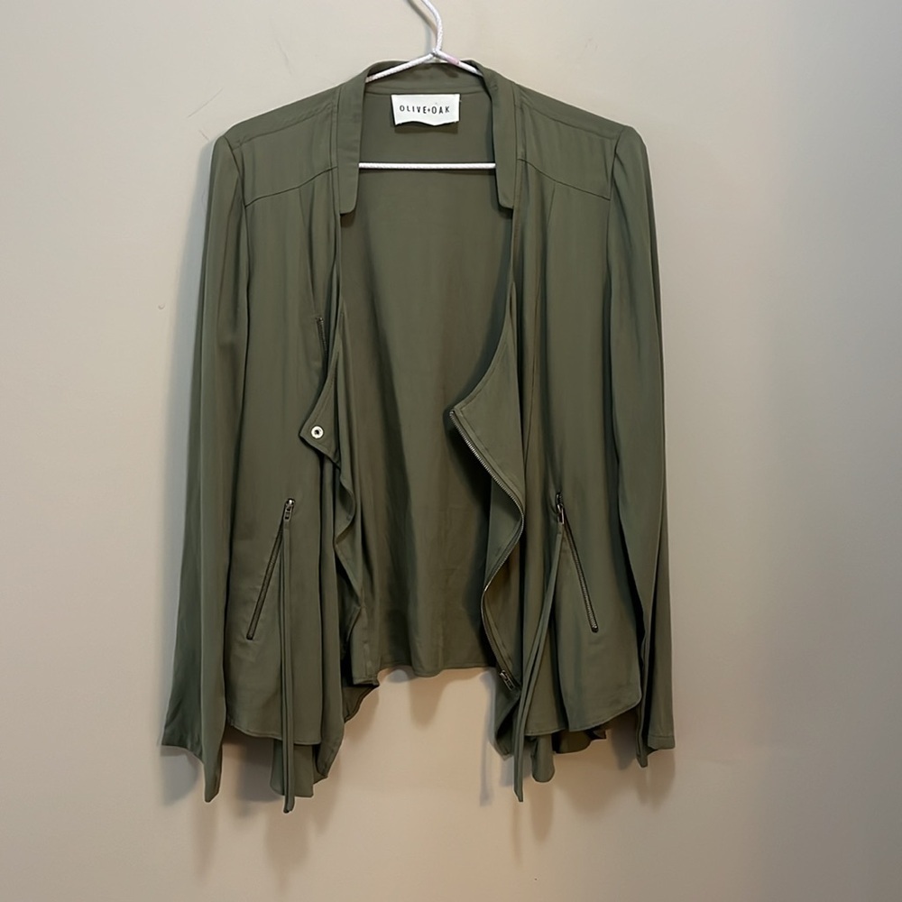 Olive + Oak Olive Green Asymmetrical Zipper Jacket Women’s Lightweight Layer Top